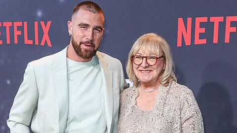 Donna Kelce mit ihrem schlagzeilenträchtigen Sohn Travis