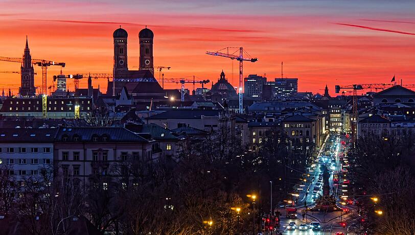 Nicht nur die sch&ouml;ne M&uuml;nchner Altstadt ist wieder ein Jahr &auml;lter geworden. So schnell ist das Jahr 2025 vorbeigezogen.