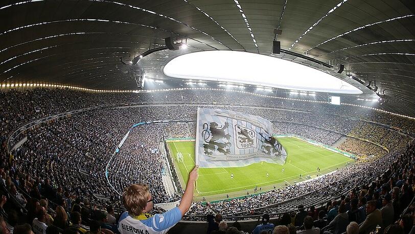 Einmal Löwe, immer Löwe. Schon klar, nur: in welcher Liga? Coach Torsten Fröhling will vor vollem Haus einen Schritt zum Klassenerhalt machen. Einmal Löwe, immer Löwe. Schon klar, nur: in welcher Liga? Coach Torsten Fröhling will vor vollem Haus einen Schritt zum Klassenerhalt machen.
