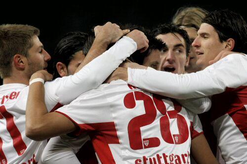 Erfolgreiche Einheit: Der VfB Stuttgart bejubelt den Sieg gegen Lüttich
