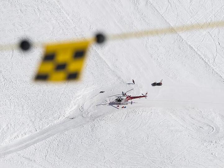 Mehrere Skifahrer wurden am 19. Februar von einer Lawine auf der Skipiste "Kandahar" weggefegt.