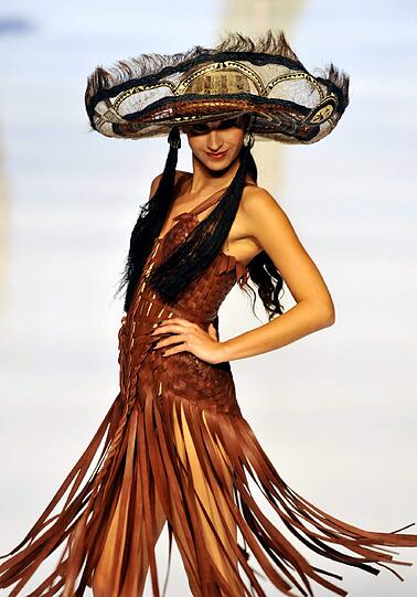 So sexy ist die neue Gaultier-Kollektion: Auf dem Laufsteg in Kolumbien präsentierten die Models wenig Stoff und ganz viel Haut - die Bilder der Exposhow in Cali.