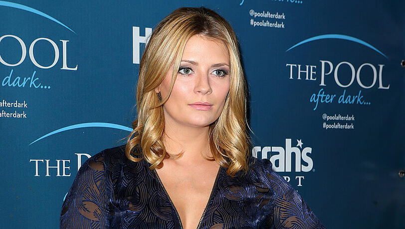 Mischa Barton posiert bei einer Veranstaltung in Atlantic City für die Kameras Mischa Barton posiert bei einer Veranstaltung in Atlantic City für die Kameras