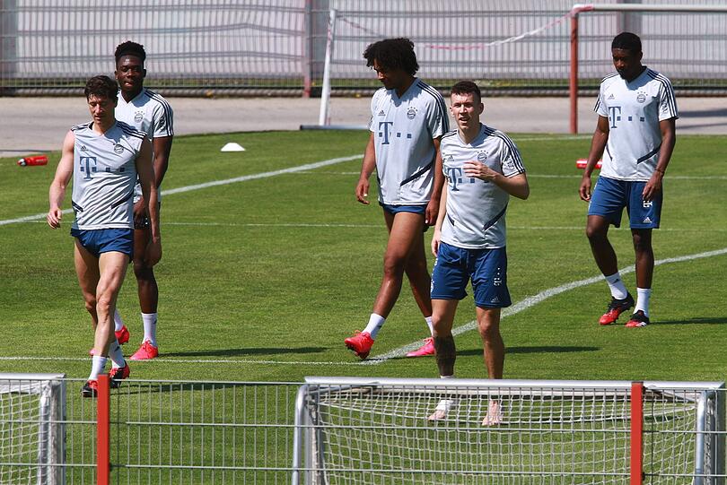 Robert Lewandowski (links) und Ivan Perisic sind gegen Union Berlin einsatzbereit. (Archivbild)