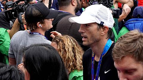 Hollywood-Star Ashton Kutcher beim Marathon in New York.