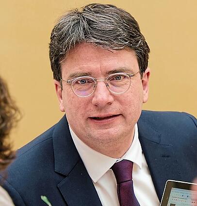 Der SPD-Landtagsabgeordnete Florian von Brunn kritisiert Markus Söder im Zusammenhang mit der Gastro-Steuersenkung. Der SPD-Landtagsabgeordnete Florian von Brunn kritisiert Markus Söder im Zusammenhang mit der Gastro-Steuersenkung.