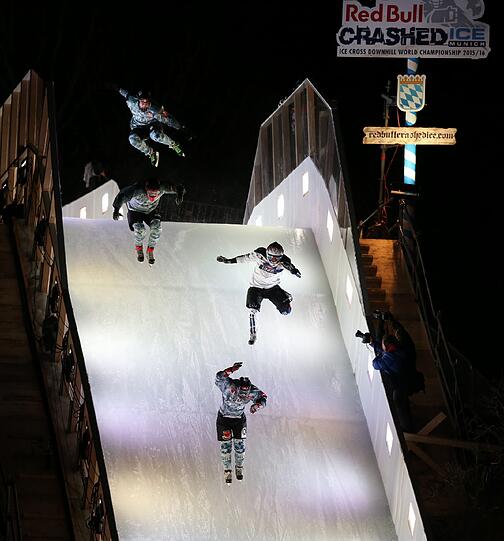Fast and furious: So ging es am 8. Januar im Olympiapark zu. Sehen Sie hier die Bilder vom Crashed Ice Contest.