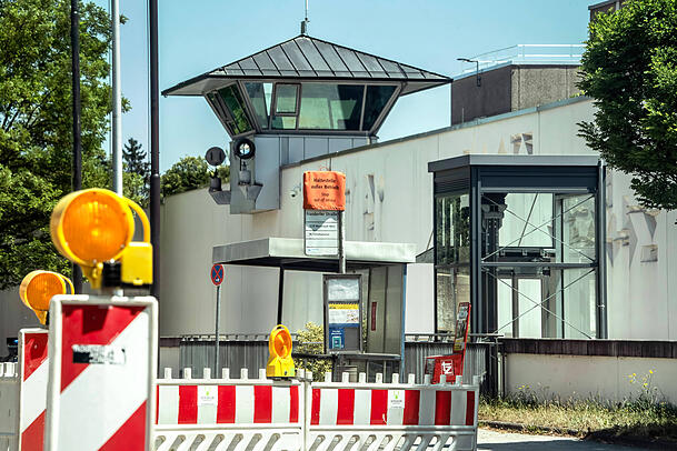 Die JVA Stadelheim in München: Hier wird Jimi Blue Ochsenknecht mindestens eine Nacht verbringen. Die JVA Stadelheim in München: Hier wird Jimi Blue Ochsenknecht mindestens eine Nacht verbringen.