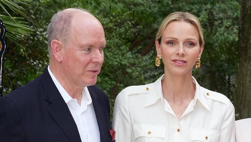 Fürst Albert II. und Fürstin Charlène trauern um ein Mitglied der monegassischen Fürstenfamilie. Fürst Albert II. und Fürstin Charlène trauern um ein Mitglied der monegassischen Fürstenfamilie.