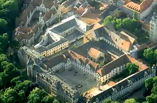 ...am Thurn- und Taxis-Schloss Emmeram,...