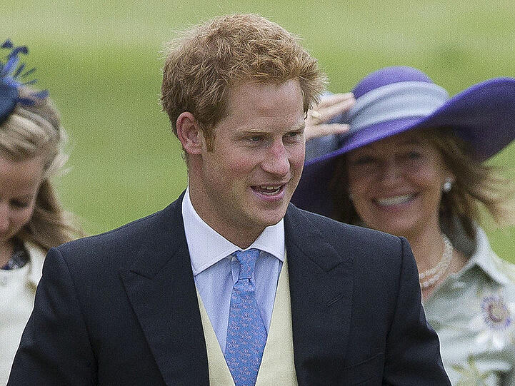 Großbritanniens royaler Rotschopf Prinz Harry (30) ist stolz auf seine Haarfarbe und ermutigt andere, das auch zu sein. "Rote Haare rocken!", ist sein Statement.