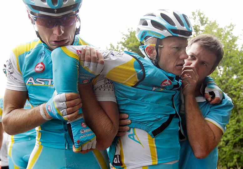 Tour der Leiden: Eine Sturzserie überschattet die Frankreich-Rundfahrt 2011. Die Bilder.