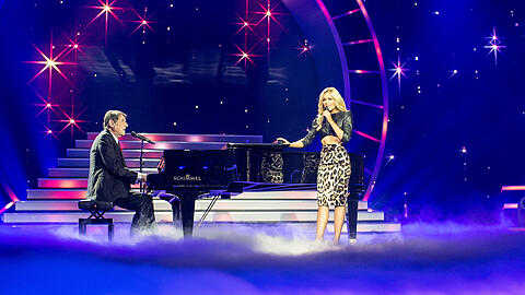 Helene Fischer sang auch gemeinsam mit Udo Jürgens - in Einblendungen will das ZDF auf das Aufzeichungsdatum hinweisen.