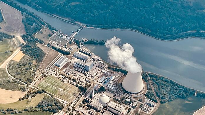 Aus der Politik mehren sich wieder Aussagen, wonach das Kraftwerk Isar 2 wieder zur Energiegewinnung genutzt werden kann. Der Betreiber sieht das anders. (Archivbild)