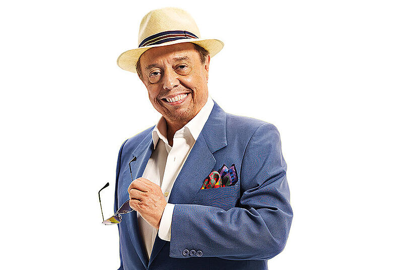 Der Brasilianer Sergio Mendes bringt am Fußball-Finaltag, 13. Juli, lateinamerikanische Rhythmen aufs Tollwood. Beginn ist um 19 Uhr.