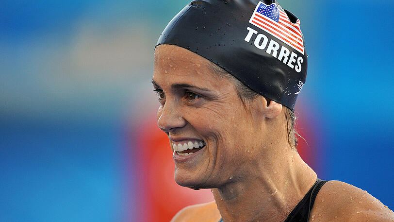 Dara Torres: Zwei Jahre nach der Geburt ihres ersten Kindes gewann die heute 50-jährige Schwimmerin bei Olympia 2008 in Peking drei Silbermedaillen, unter anderem über 50 m Freistil hinter der Deutschen Britta Steffen.