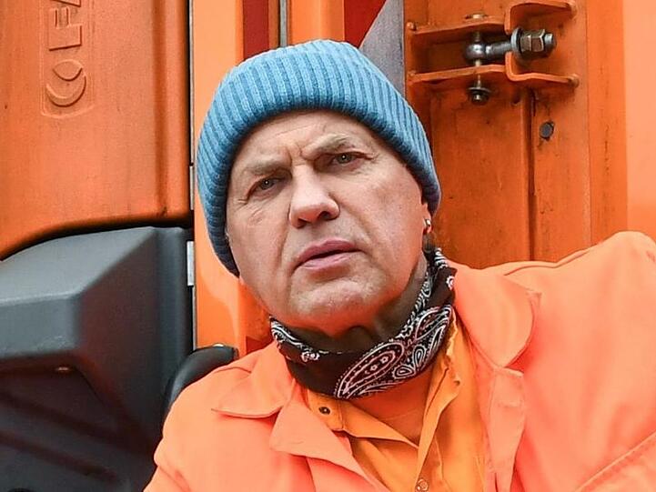 Uwe Ochsenknecht als Müllmann Werner am Rande der Dreharbeiten der Komödie "Die Drei von der Müllabfuhr".