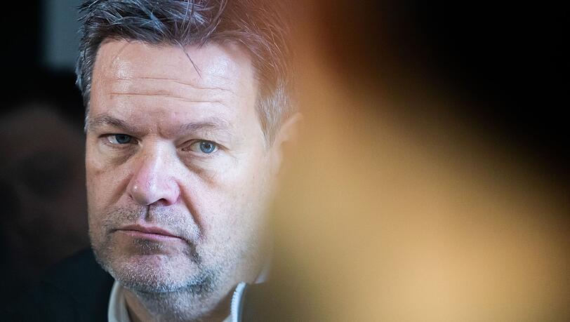 Wieder zurück in Deutschland: Robert Habeck war zu einem zweitägigen Besuch in Kiew. Wieder zurück in Deutschland: Robert Habeck war zu einem zweitägigen Besuch in Kiew.