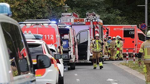 Die Polizei sperrte in einem Radius von rund 100 Metern das Gelände.