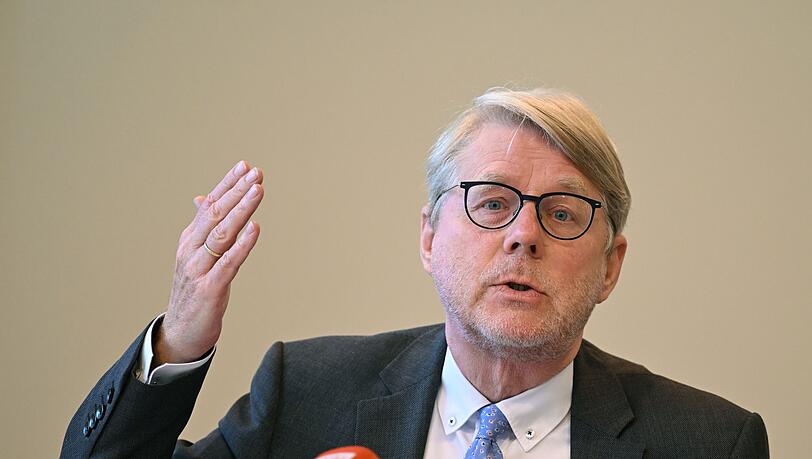 Ohne einen generellen Paradigmenwechsel ist eine nachhaltige Steuerung und Begrenzung aus Sicht von Hans-Eckhard Sommer nicht möglich. Diesen schlage er nicht als Präsident des Bundesamts für Migration und Flüchtlinge (Bamf) vor, sondern als Privatperson, sagt er. (Archivfoto)