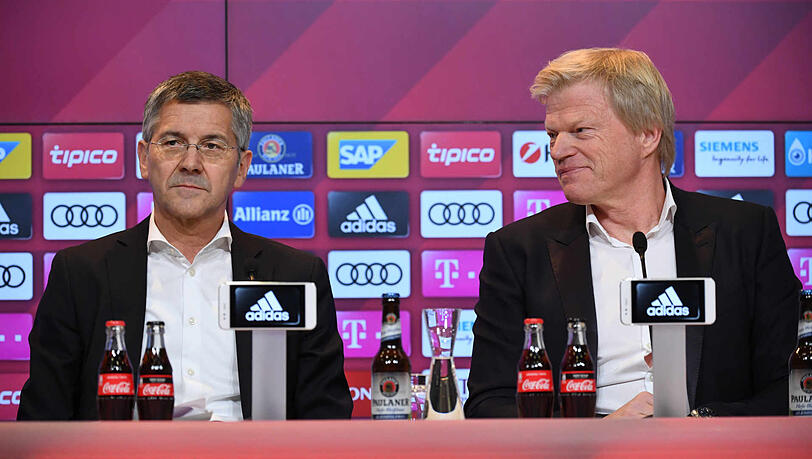 Oliver Kahn (r.) bei seiner offiziellen Vorstellung mit Präsident Herbert Hainer. Oliver Kahn (r.) bei seiner offiziellen Vorstellung mit Präsident Herbert Hainer.