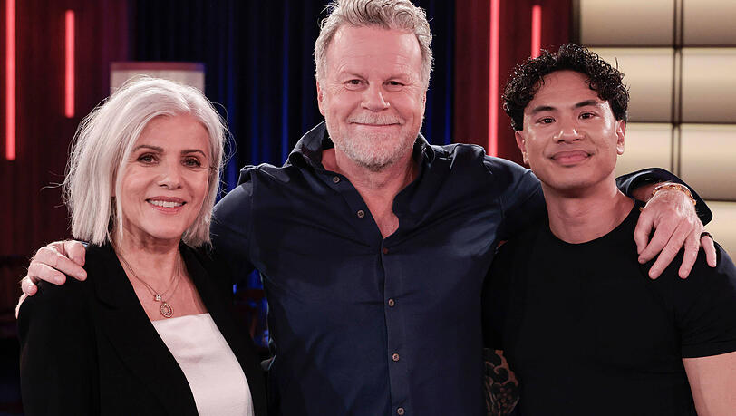 Birgit Schrowange, Jenke von Wilmsdorff und der Comedian Tutty Tran in der WDR-Sendung "K&ouml;lner Treff".