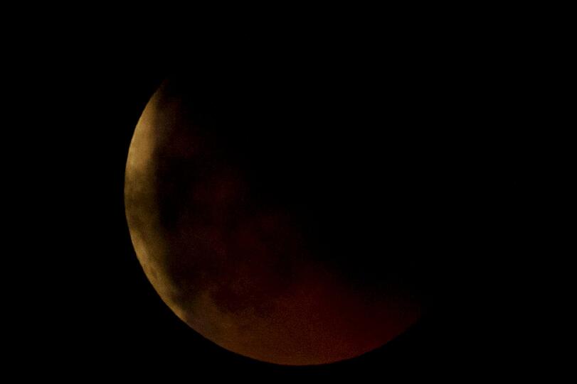 Nur wenige in Deutschland konnten die Mondfinsternis beobacheten. Hier Bilder vom Mittwochabend.