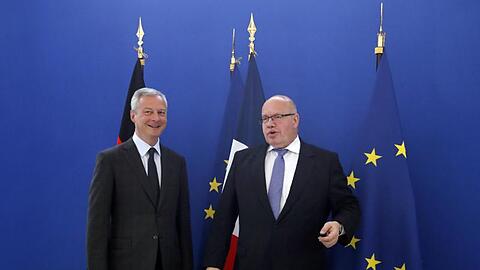 Bruno Le Maire trifft Peter Altmaier. "Wir wollen eine europäische Batterietechnologie", sagt Altmaier.