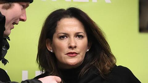 Michaela Kaniber steht auf der Bühne. Foto: Benjamin Liss/dpa/Archiv