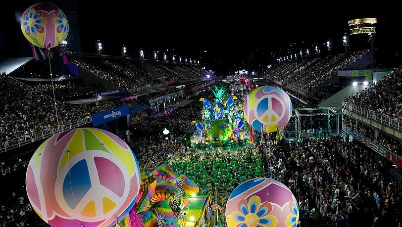 Zu den H&ouml;hepunkten geh&ouml;rten Handlungen, die an brasilianische Pers&ouml;nlichkeiten, kulturelle Traditionen und Geschichten der afrobrasilianischen Bev&ouml;lkerung erinnerten.