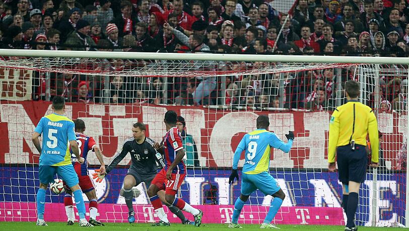MANUEL NEUER Note 2: Hielt sich mit Skipping an der Mittellinie warm (40.), war beim ersten Gegentor nach über 400 Minuten dennoch chancenlos. Hielt nach einer knappen Stunde zwei Mal glänzend, dafür gab es nach Schlusspfiff die erste Umarmung von Pep Guardiola. MANUEL NEUER Note 2: Hielt sich mit Skipping an der Mittellinie warm (40.), war beim ersten Gegentor nach über 400 Minuten dennoch chancenlos. Hielt nach einer knappen Stunde zwei Mal glänzend, dafür gab es nach Schlusspfiff die erste Umarmung von Pep Guardiola.