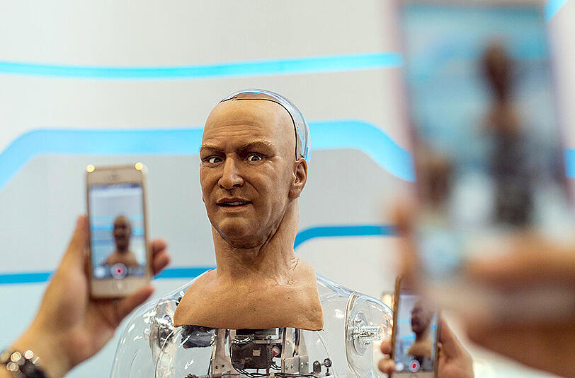Ham, ein humanoider Roboter von Hanson Roboticskann Fragen beantworten und beispielsweise als Trainingsobjekt für Medizinier dienen oder als Rezeptionist im Hotelgewerbe zum Einsatz kommen.