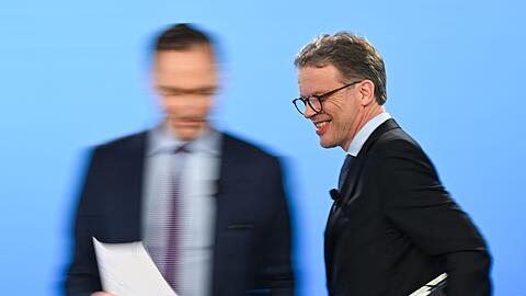 Einer der Spitzenverdiener im Dax:  Deutsche-Bank-Chef Christians Sewing. (Archivbild)