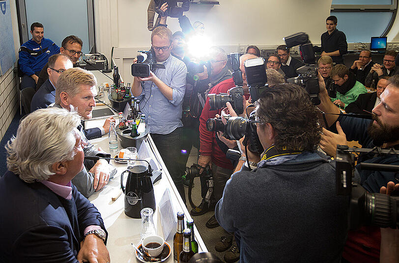 Medienrummel in Paderborn: Stefan Effenberg bei seiner Vorstellung.