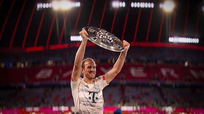 Harry Kane mit der Meisterschale – zu Hause sind die Schalen kleiner und anders gefüllt.