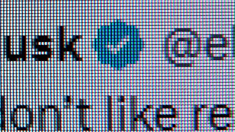 Die weißen Haken auf blauem Untergrund sind auf X nur noch mit Abo zu bekommen. (Archivbild) Die weißen Haken auf blauem Untergrund sind auf X nur noch mit Abo zu bekommen. (Archivbild)