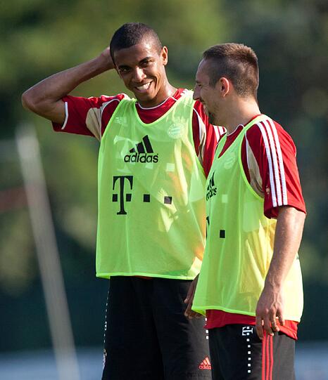 Bayern Training mit Spezial-Gast Uli Hoeneß: Die Bilder vom Gardasee