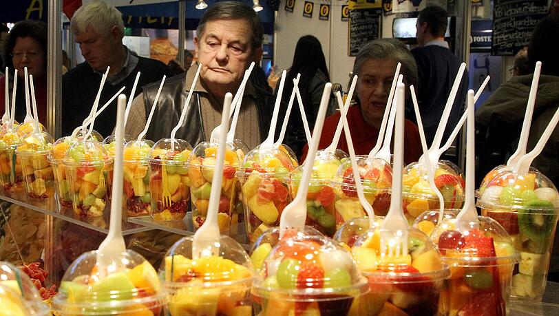 Sieht hübsch aus, ist aber nicht unbedingt ein Geschmackserlebnis: Obst im Becher. Sieht hübsch aus, ist aber nicht unbedingt ein Geschmackserlebnis: Obst im Becher.