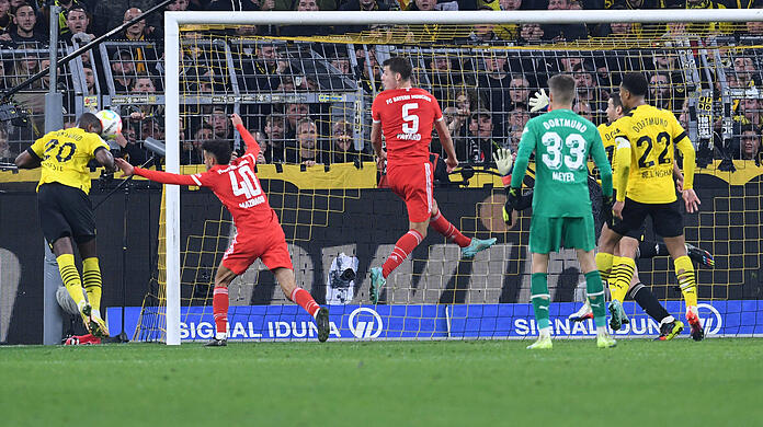Anthony Modeste köpfte Dortmund gegen Bayern in letzter Sekunde zum Ausgleich.