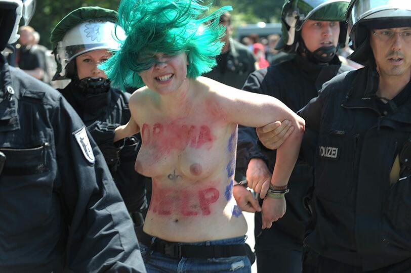 Femen-Proteste beim Obama-Besuch in Berlin.