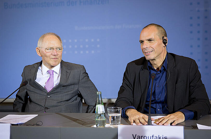 Einig in der Uneinigkeit: Finanzminister Wolfgang Schäuble (L) zusammen mit seinem griechischen Amtskollgen Varoufakis.