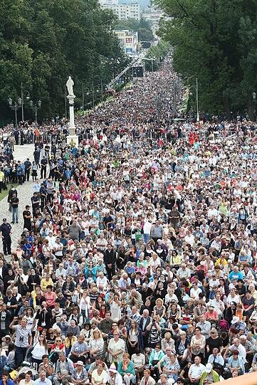 Papst Franziskus bei der Open-Air-Messe im Wallfahrtsort Tschenstochau.