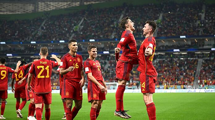 Torjubel bei den Spaniern, die 7:0 Costa Rica besiegten. Torjubel bei den Spaniern, die 7:0 Costa Rica besiegten.