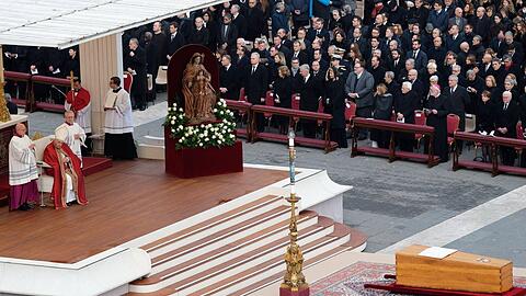 Abschied von Benedikt XVI. im Vatikan.