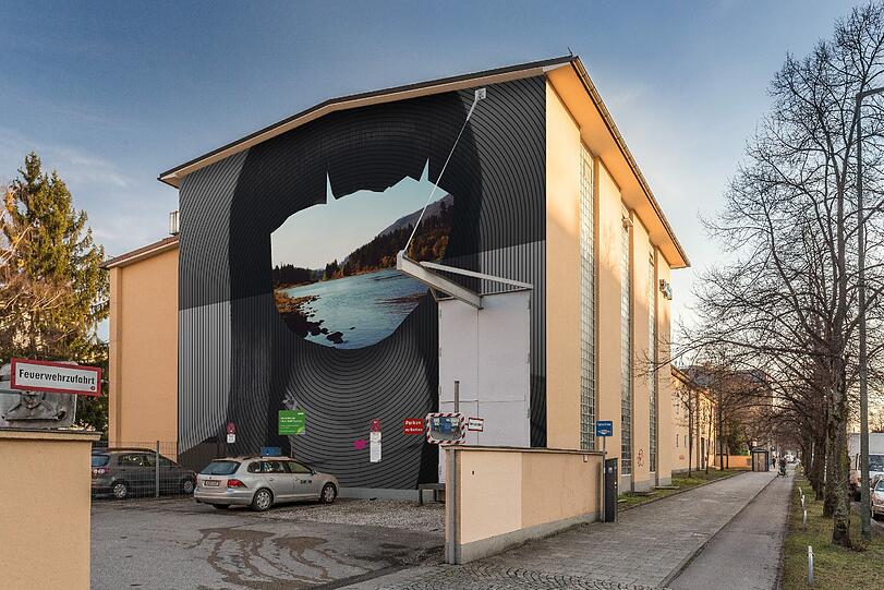 Noch ein Stadtwerke-Bau, dieses Mal in der Landshuter Allee. Bemalt...