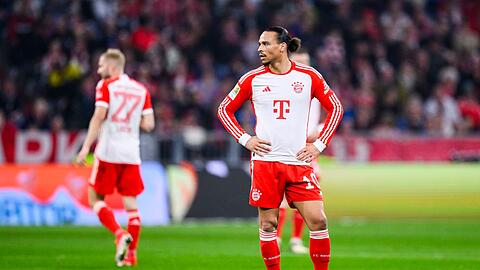 Münchens Leroy Sane (r) reagiert.