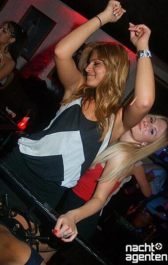 Heiße Girls und schnelle Beats: Auch unter der Woche lassen es die Münchner in den Clubs so richtig krachen. Mehr Bilder von dieser Party gibt's unter: www.nachtagenten.de.