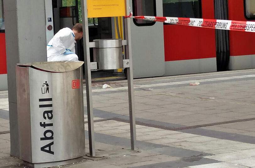 Tödliche Messerstecherei in Grafing-Bahnhof. Die Bilder vom Tatort.