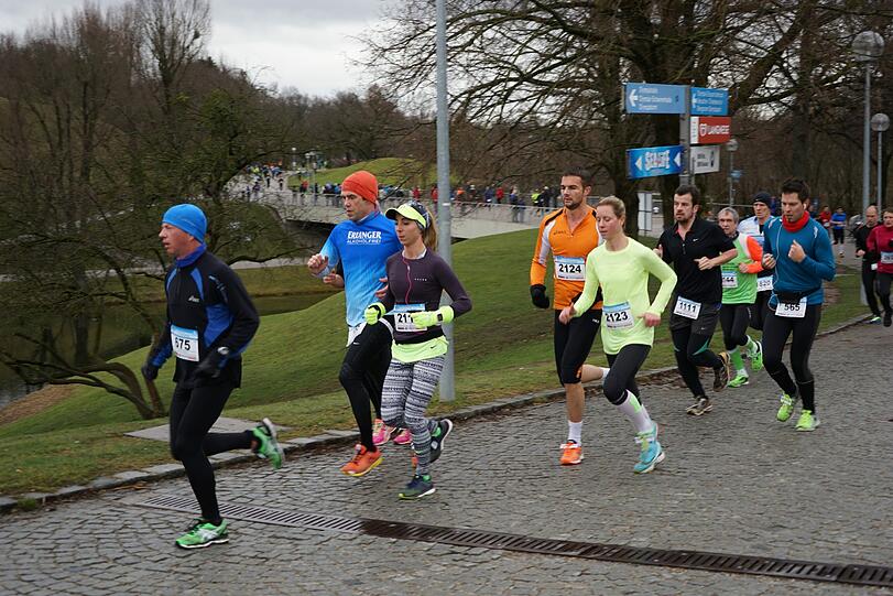 Noch einmal einen Winterlauf mit rund 1000 Teilnehmern gab es am Samstag im Olympiapark. Hier die besten Bilder.