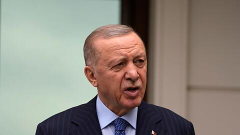 Erdogan bildet erstmals seit der Parlaments- und Pr&auml;sidentenwahl 2023 sein Kabinett um. (Archivbild)